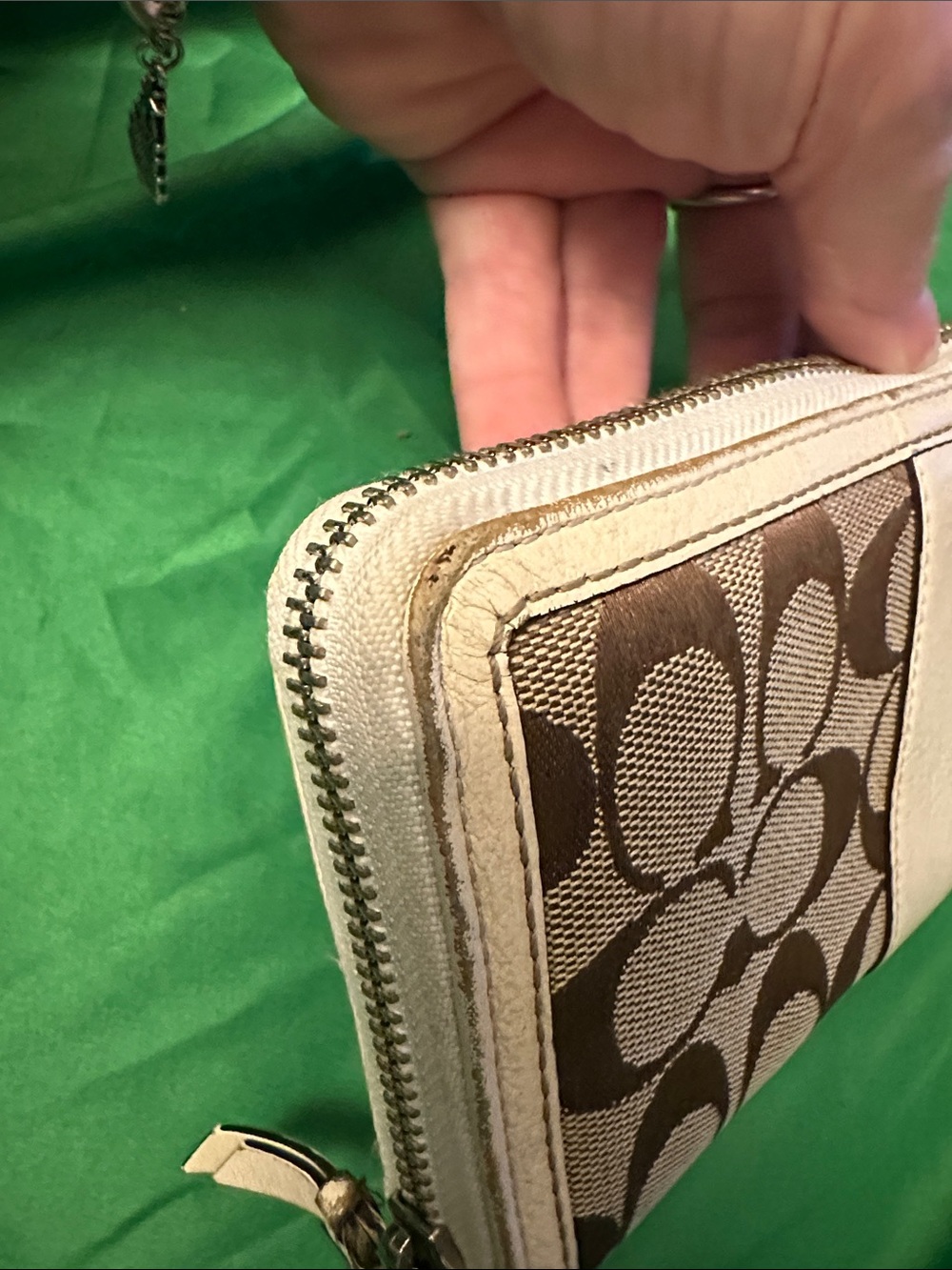 Coach Brown and Cream Signature Zip Wallet vintage w/ micro mini white metal tag - Picture 8 of 16